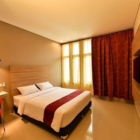 Cherry Homes Express Hotel Бандунг Экстерьер фото