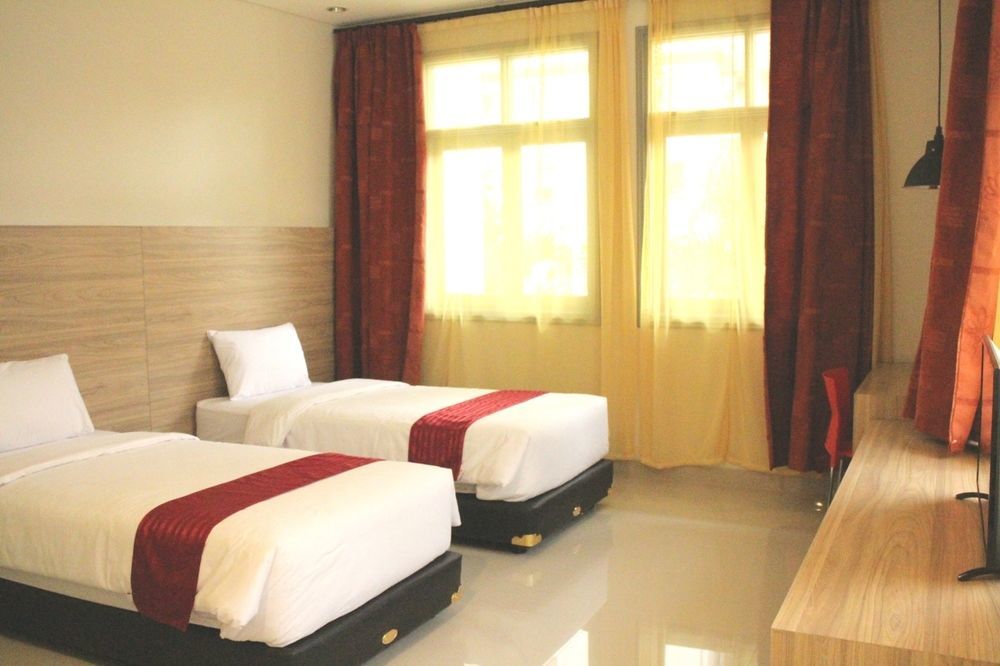 Cherry Homes Express Hotel Бандунг Экстерьер фото